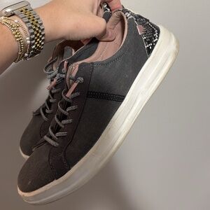 Hey Dudes Women size 10